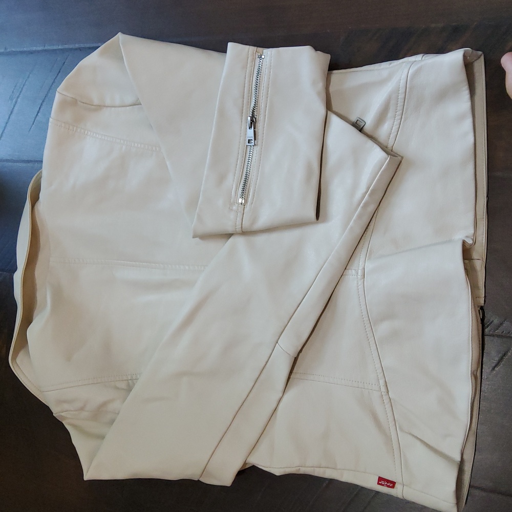 Levi's Jacket - Picture 2 of 5